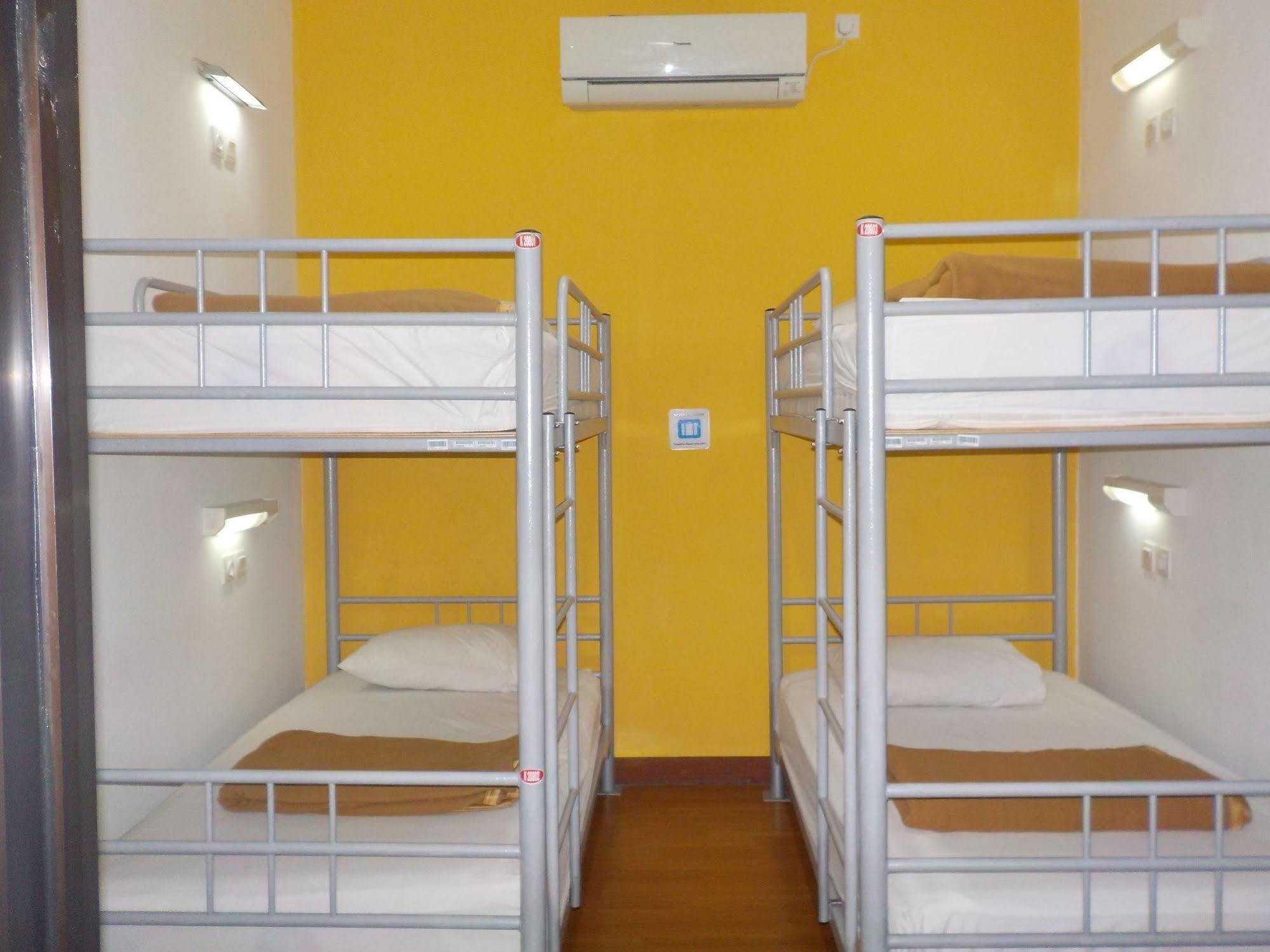 Cx Hostel Kuta Raya Ngoại thất bức ảnh