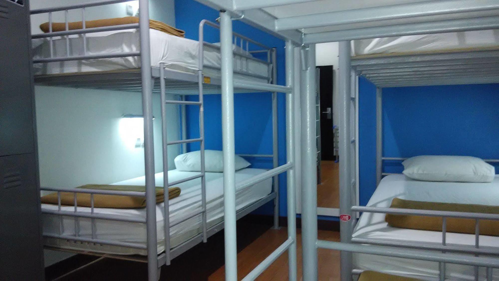 Cx Hostel Kuta Raya Ngoại thất bức ảnh
