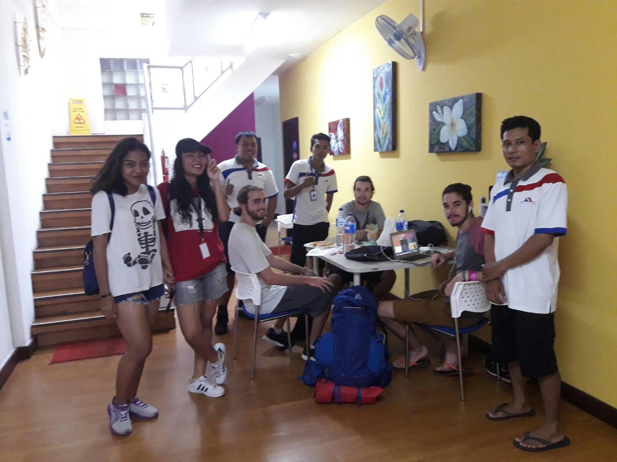 Cx Hostel Kuta Raya Ngoại thất bức ảnh
