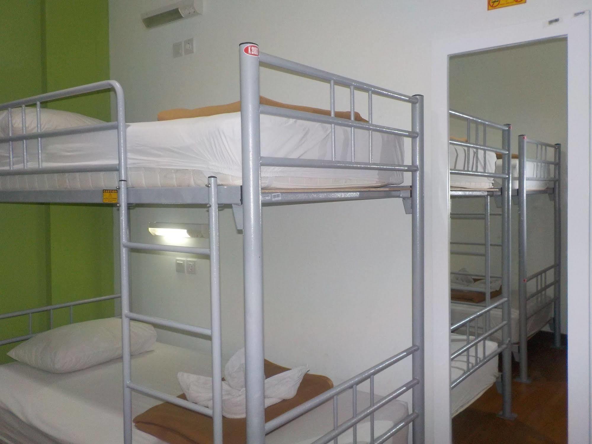 Cx Hostel Kuta Raya Ngoại thất bức ảnh