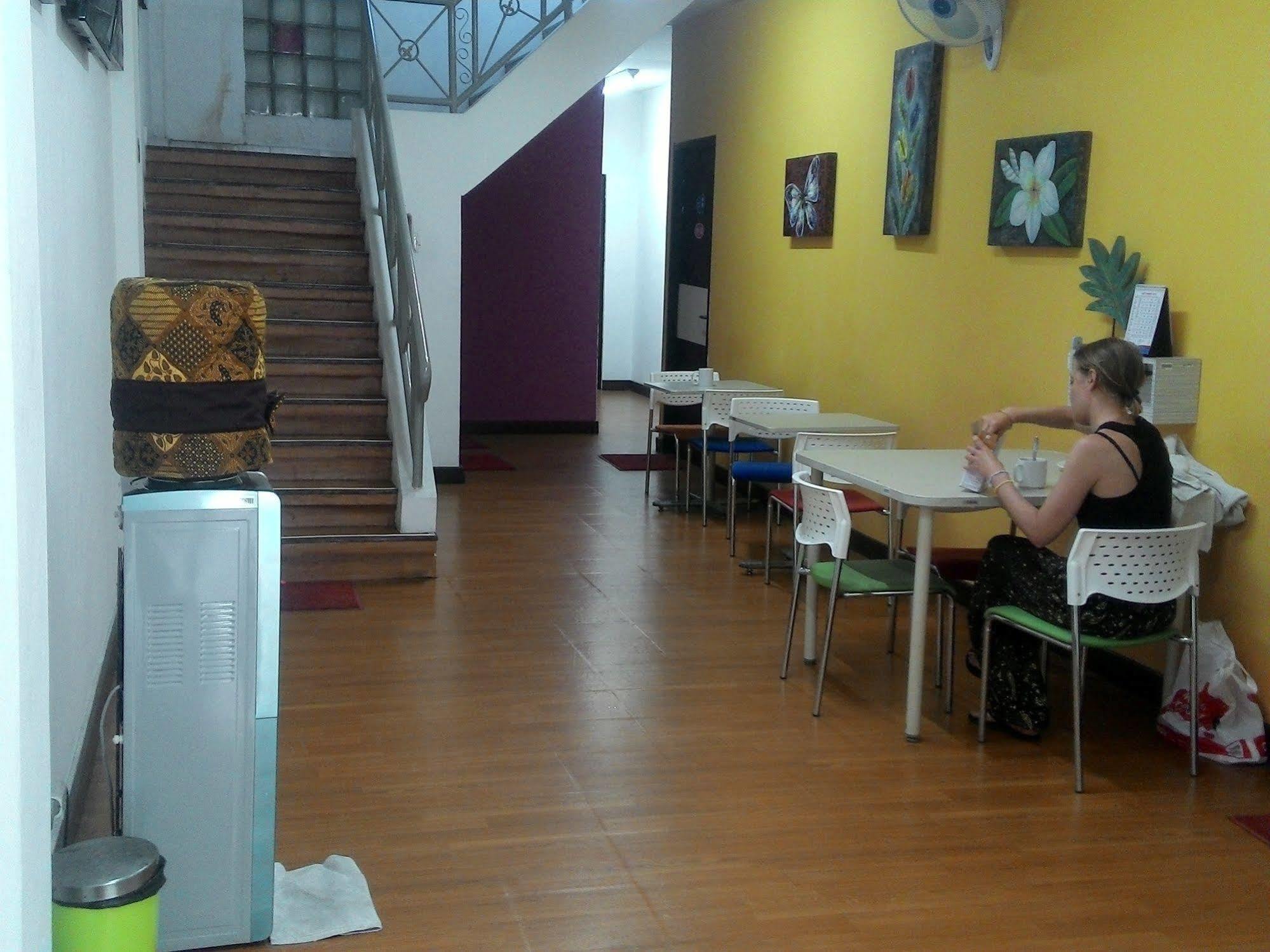 Cx Hostel Kuta Raya Ngoại thất bức ảnh